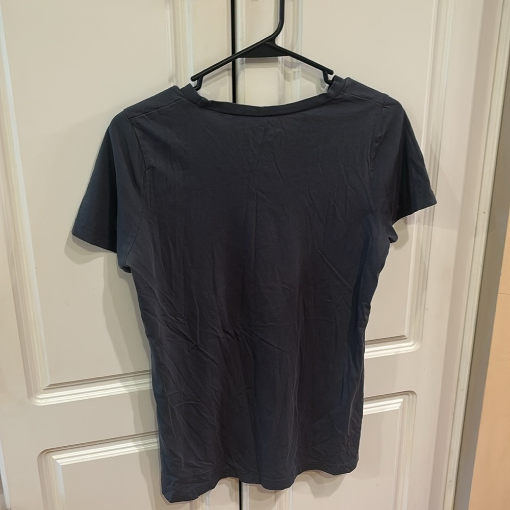 shirt - Picture 2 of 3